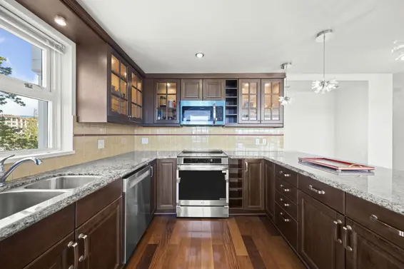 403 121 West 16th Street, North Vancouver For Sale - image 14