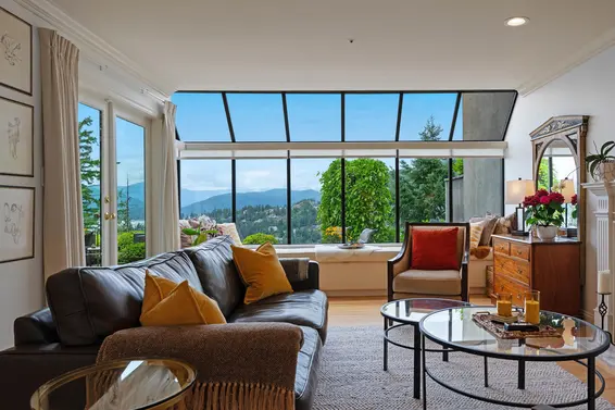 5186 Meadfeild Road, West Vancouver For Sale - image 11