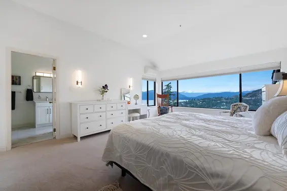 5186 Meadfeild Road, West Vancouver For Sale - image 15