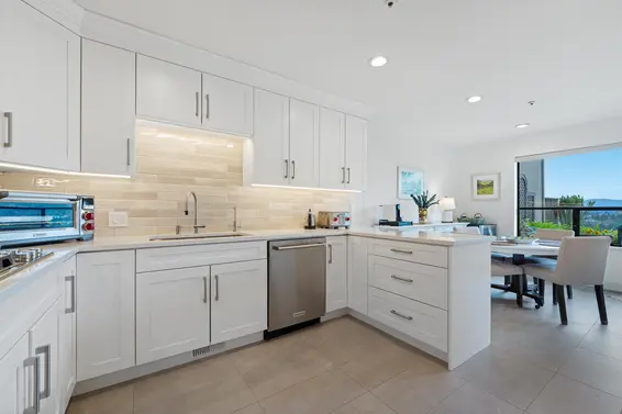 5186 Meadfeild Road, West Vancouver For Sale - image 7