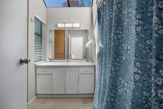 21 230 West 14th Street, North Vancouver For Sale - image 24