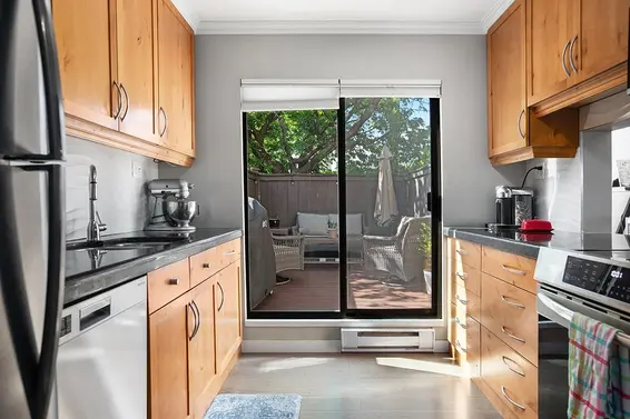 21 230 West 14th Street, North Vancouver For Sale - image 3