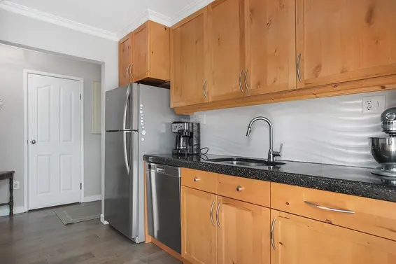 21 230 West 14th Street, North Vancouver For Sale - image 4