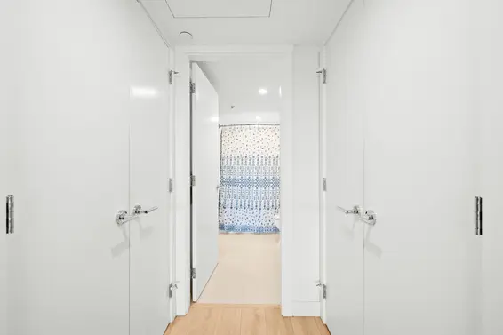 303 1519 Crown Street, North Vancouver For Sale - image 17