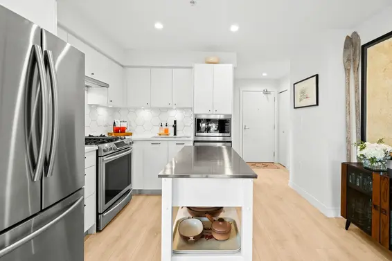 303 1519 Crown Street, North Vancouver For Sale - image 7