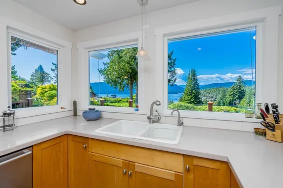 6245 Nelson Avenue, West Vancouver For Sale - image 8