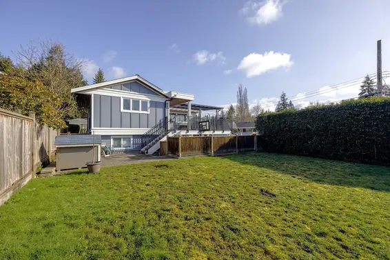 887 East 17th Street, North Vancouver For Sale - image 3