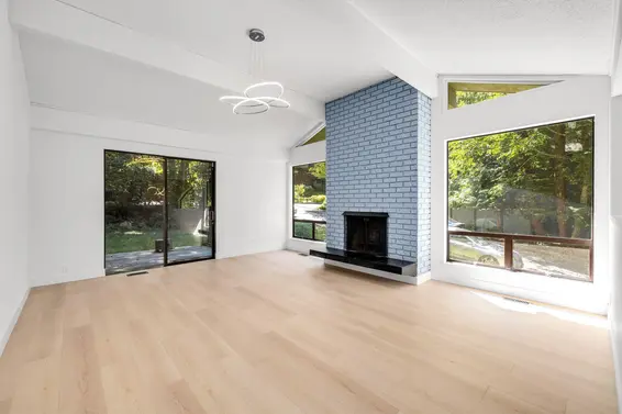 4755 Cove Cliff Road, North Vancouver For Sale - image 3