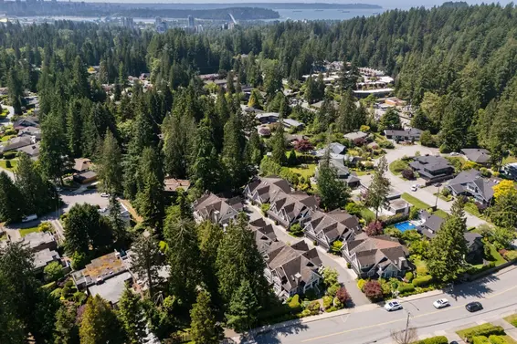 3775 Edgemont Boulevard, North Vancouver For Sale - image 37