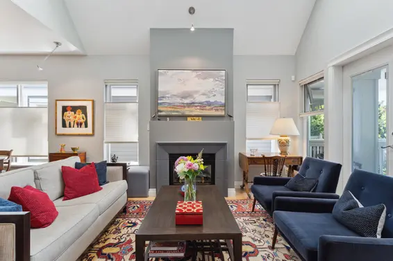 3775 Edgemont Boulevard, North Vancouver For Sale - image 4