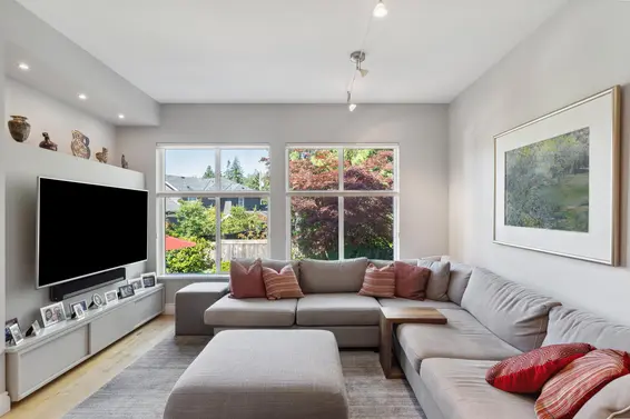 3775 Edgemont Boulevard, North Vancouver For Sale - image 8