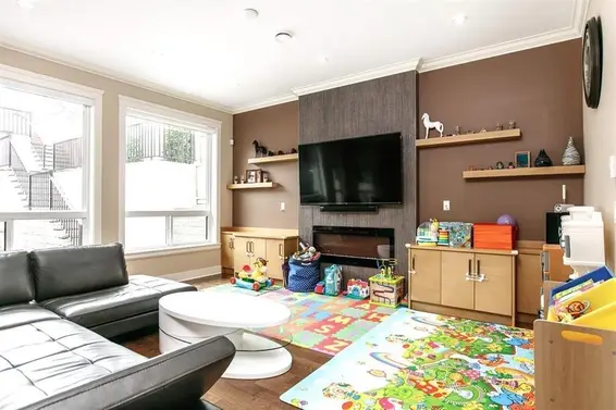 1132 Cloverley Street, North Vancouver For Sale - image 10