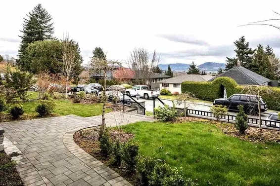 1132 Cloverley Street, North Vancouver For Sale - image 17