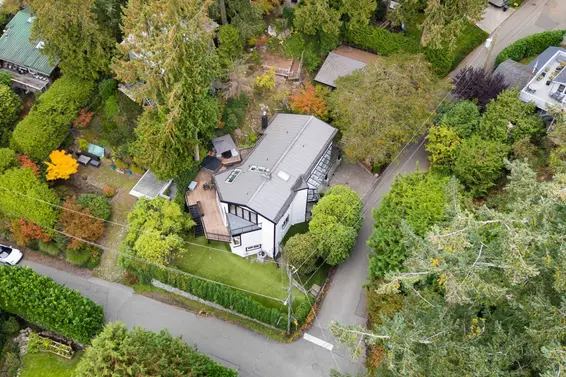 5747 Telegraph Trail, West Vancouver