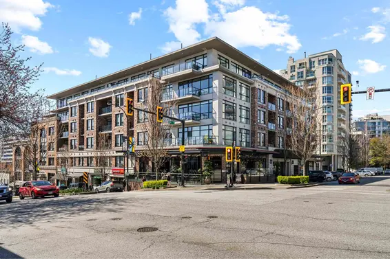 305 105 West 2nd Street, North Vancouver For Sale - image 2