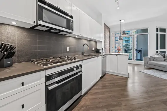 305 105 West 2nd Street, North Vancouver For Sale - image 4