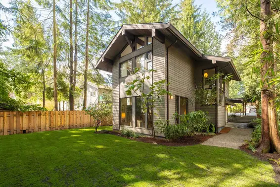 3300 Chaucer Avenue, North Vancouver