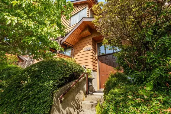 1842 Chesterfield Avenue, North Vancouver