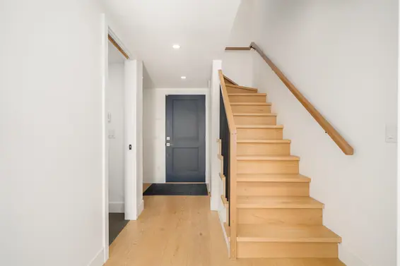 438 Crosscreek Road, Lions Bay For Sale - image 10