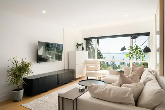 438 Crosscreek Road, Lions Bay For Sale - image 4