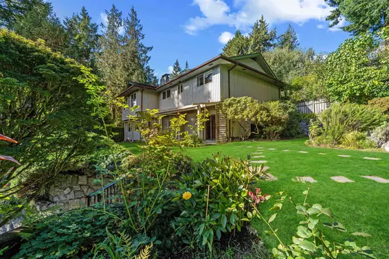 6250 Summit Avenue, West Vancouver For Sale - image 1