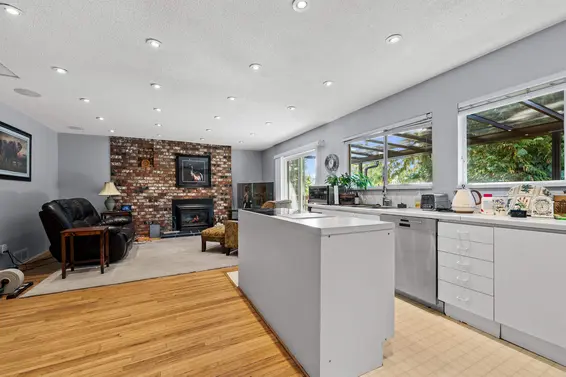 6250 Summit Avenue, West Vancouver For Sale - image 13