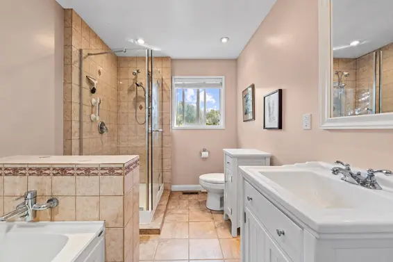 6250 Summit Avenue, West Vancouver For Sale - image 18