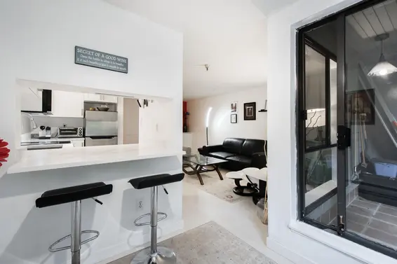 118 1363 Clyde Avenue, West Vancouver