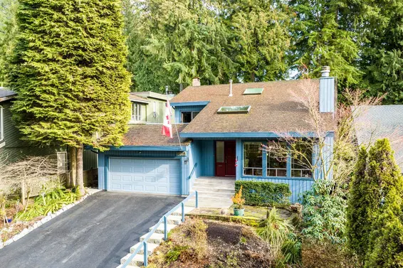 5528 Huckleberry Lane, North Vancouver