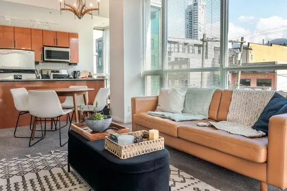 401 138 East Esplanade, North Vancouver For Sale - image 2