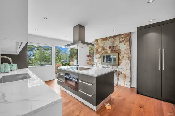 5312 Marine Drive, West Vancouver For Sale - image 8