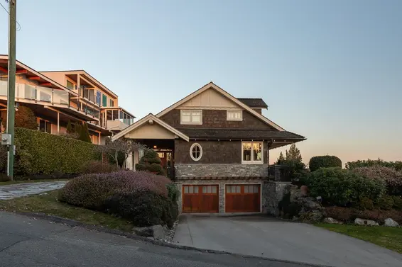 959 Anderson Crescent, West Vancouver For Sale - image 2