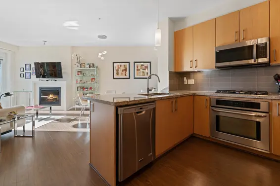 425 119 West 22nd Street, North Vancouver For Sale - image 10