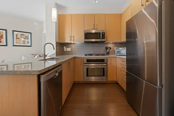 425 119 West 22nd Street, North Vancouver For Sale - image 12