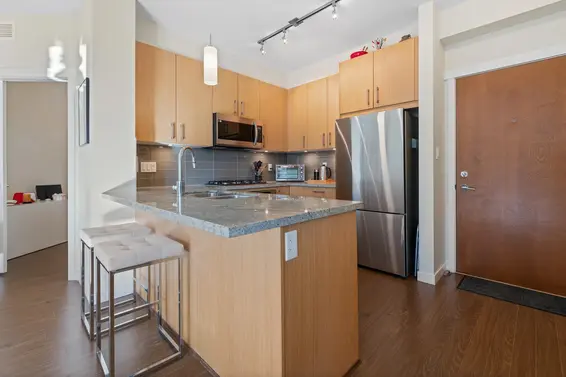 425 119 West 22nd Street, North Vancouver For Sale - image 13