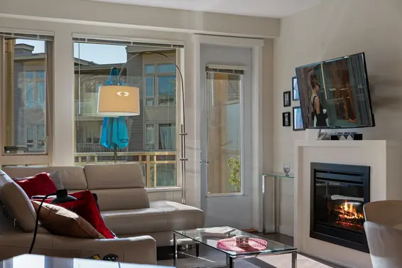 425 119 West 22nd Street, North Vancouver For Sale - image 3