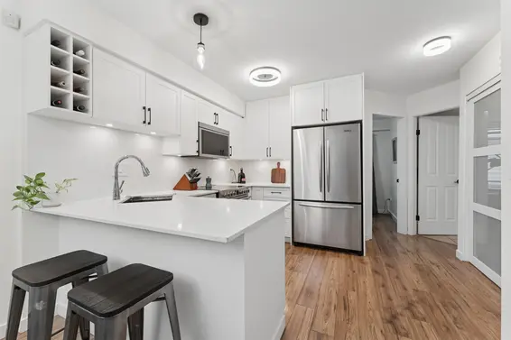 C3 332 Lonsdale Avenue, North Vancouver For Sale - image 2