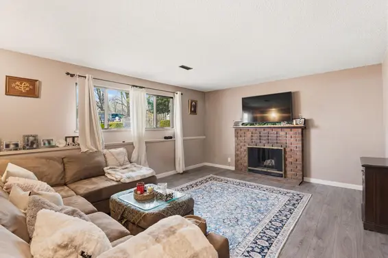 2136 Jones Avenue, North Vancouver For Sale - image 18