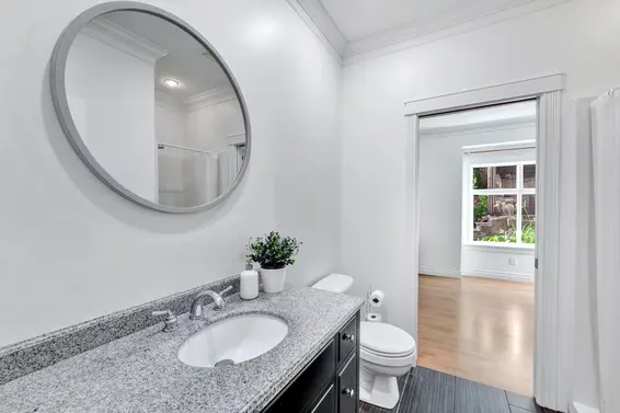425 Tempe Crescent, North Vancouver For Sale - image 10