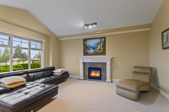 3782 Lonsdale Avenue, North Vancouver For Sale - image 11