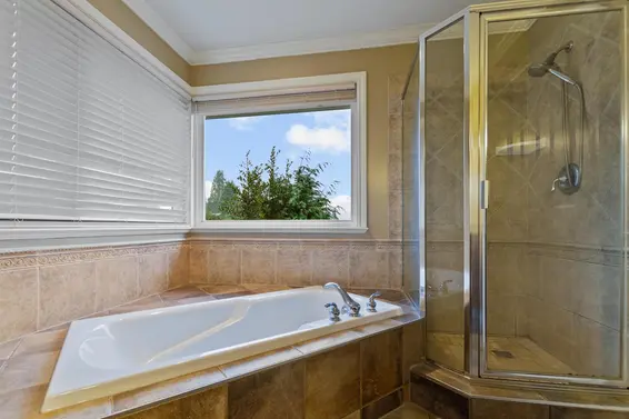 3782 Lonsdale Avenue, North Vancouver For Sale - image 15