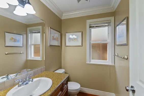 3782 Lonsdale Avenue, North Vancouver For Sale - image 16