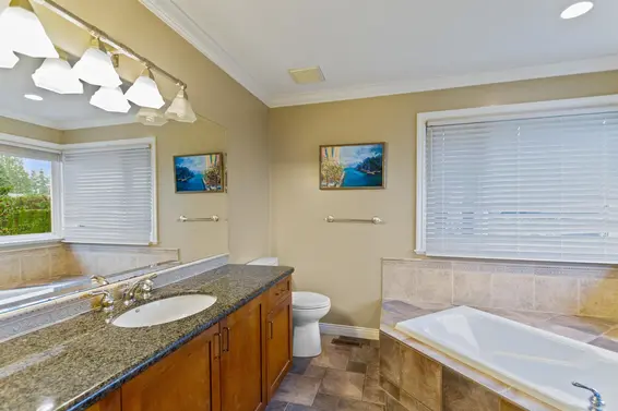 3782 Lonsdale Avenue, North Vancouver For Sale - image 17