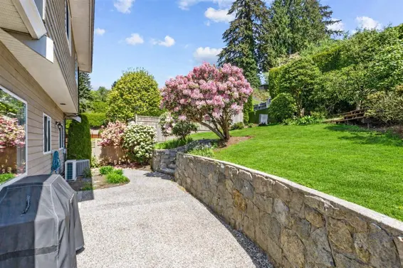 3782 Lonsdale Avenue, North Vancouver For Sale - image 31