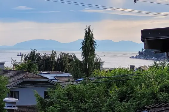 4405 Marine Drive, West Vancouver For Sale - image 3