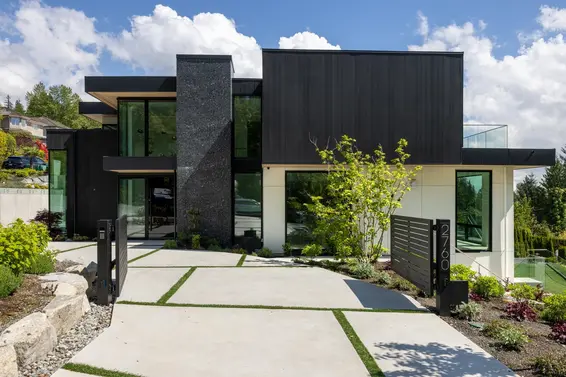 2760 Chelsea Close, West Vancouver