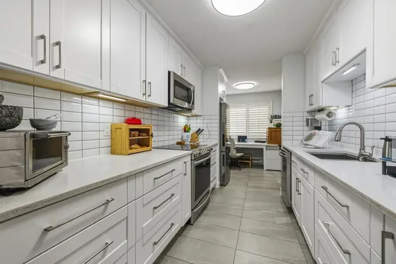 2 828 West 16th Street, North Vancouver For Sale - image 2