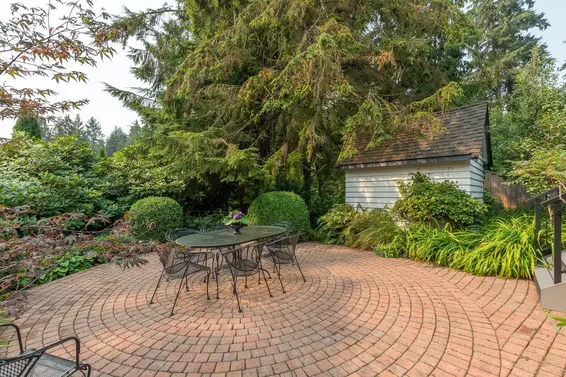 554 Newcroft Place, West Vancouver For Sale - image 36