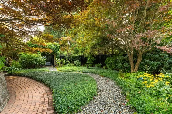 554 Newcroft Place, West Vancouver For Sale - image 38