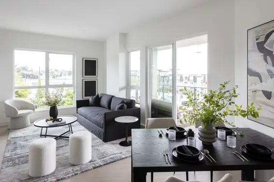 659 422 East 3rd Street, North Vancouver